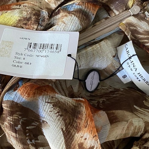 Carolina Herrera Black tie Gown with feather and crystal embellished - Picture 15 of 16